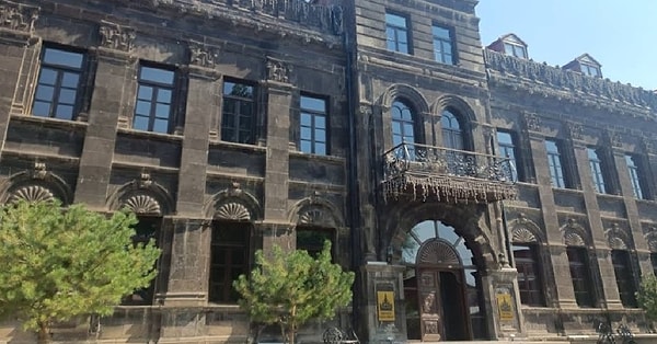 7. Cheltikov Otel, Kars