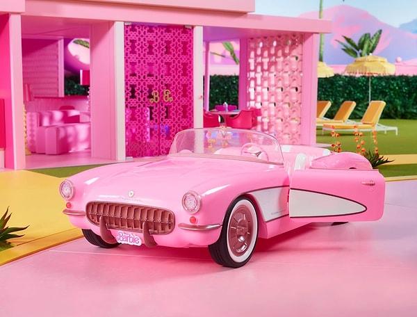 16. Barbie bebek arabası