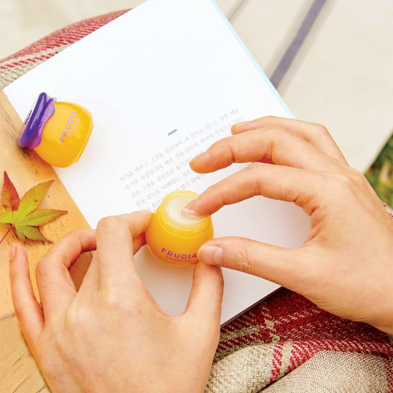 16. Frudia Blueberry Nemlendirici Dudak Balmı