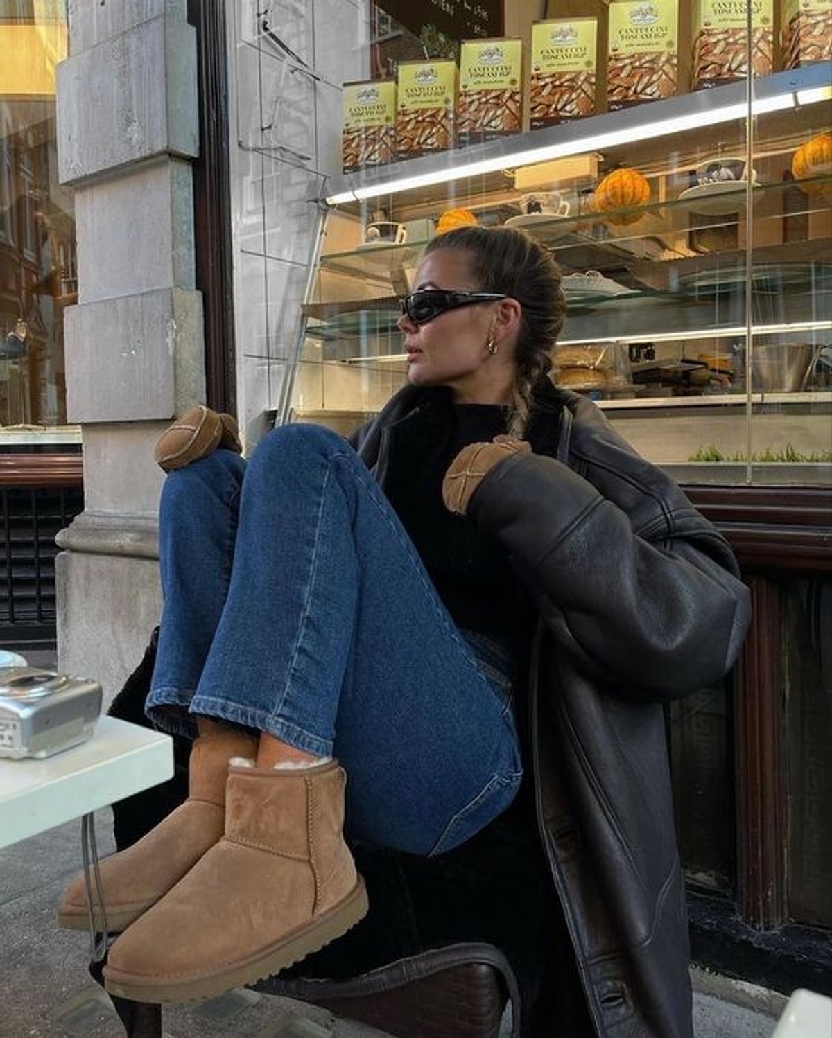 2. UGG W Classic Mini Bot