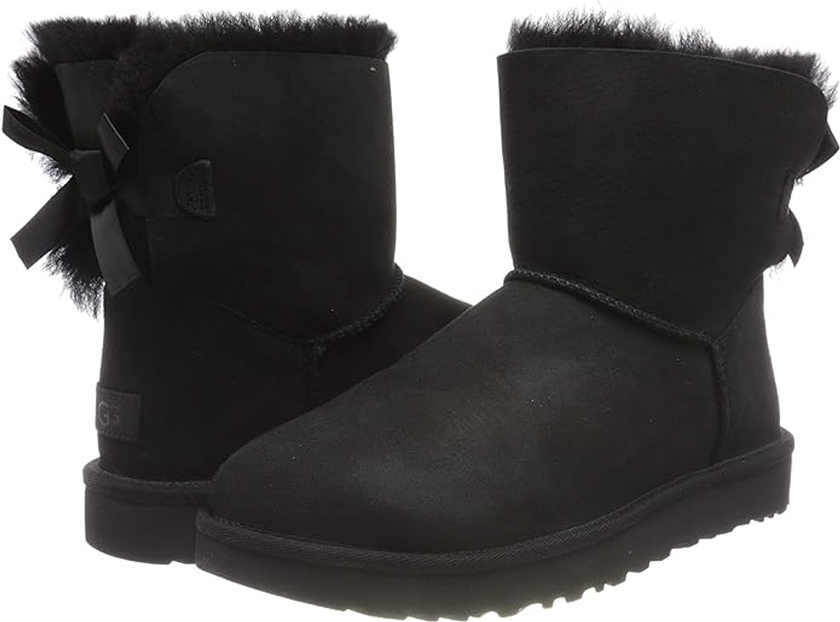 14. UGG Kadın Mini Bailey Bow II Bot