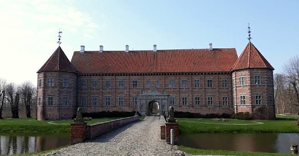 7. Voergaard Kalesi – Dronninglund, Danimarka