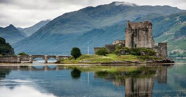 12. Eilean Donan Kalesi - İskoçya