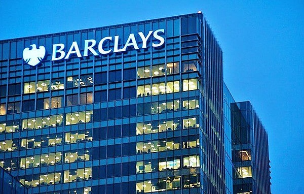 Dünyaca ünlü İngiliz Banka Barclays'ten ise bugün 2024 yılına ilişkin dolar/TL ve euro/TL tahminleri geldi.