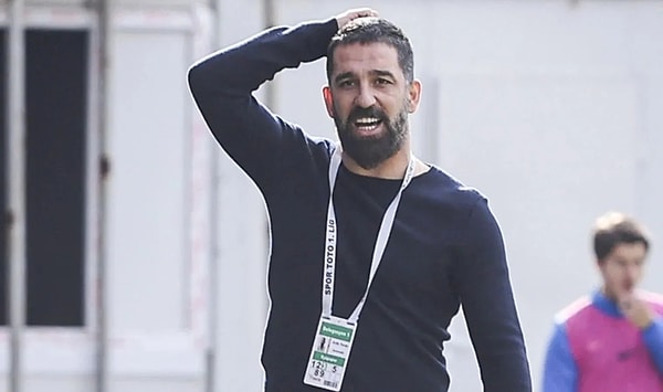 Arda Turan ilk açıklamasında fon işlerinden anlamadığını ve işin içinde güvenilir insanlar olduğu için parayı Seçil Erzan’a teslim ettiğini dile getirdi.