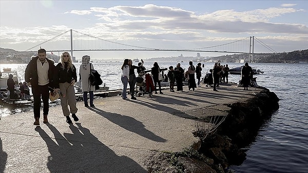 MGM'ye göre yeni haftada hava sıcaklıkları yükselişe geçerek mevsim normallerinin üzerine çıkacak.