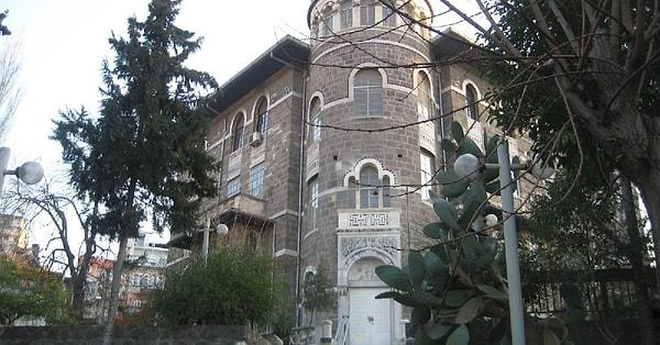 5. İzmir Etnografya Müzesi (etnografya müzesinin tamamı tadilatta)
