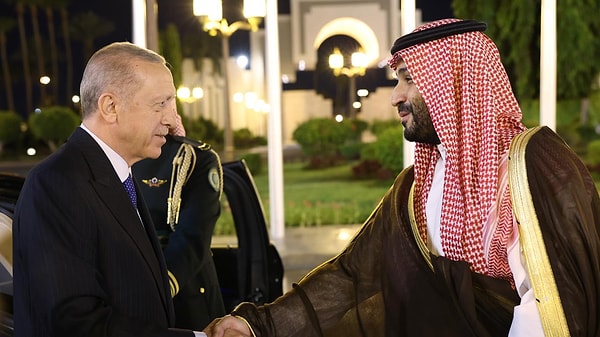 Erdoğan, şunları söylemişti: "Sırf kökeninden dolayı insanlar horlanıyor. İslam düşmanlığına ve yabancı karşıtlığına varan bir furya ile karşı karşıyayız. Bu nefret siyasetinin kardeş ülkeleri hedef alması asla tesadüf değildir. Türkiye'ye ve çıkarlarına sinsi bir girişim, açık bir operasyon var. Bu oyunu boşa çıkaracağız."