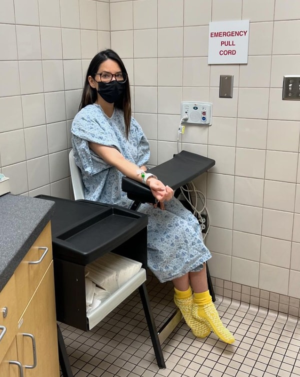 Munn ve kız kardeşi Sara Potts'un en bilinen meme kanseri olan BRCA geni için ve diğer 90 gen için test yaptırdığını açıkladı.