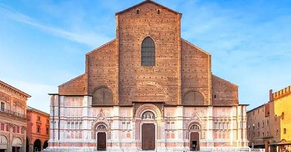 7. Basilica San Petronio - İtalya