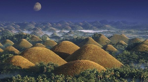 9. Çikolata Tepeleri, Filipinler