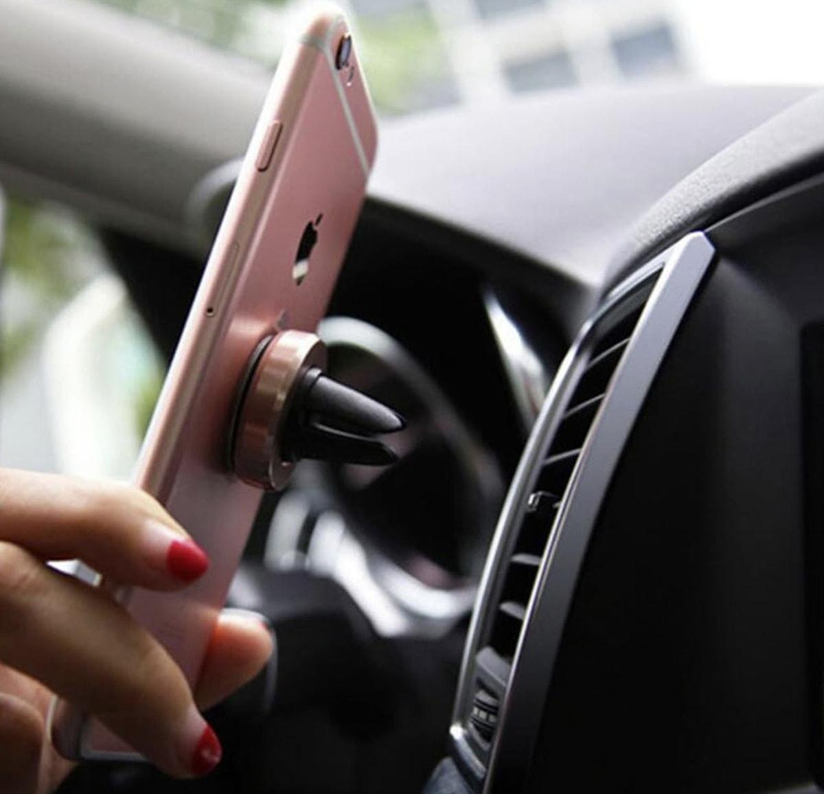 Premium Araç Telefon Tutucu, araç içinde geçirdiğiniz zamanı daha keyifli ve konforlu hale getirecek.