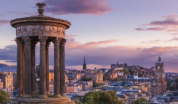 10. Edinburgh, İskoçya