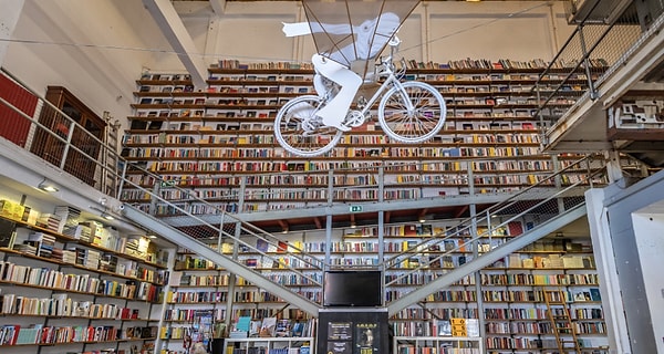 6. Livraria Ler Devagar - Lizbon, Portekiz