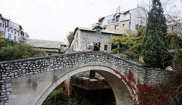Mostar Eğri Köprüsü