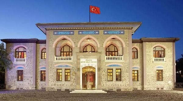 13.2 Cumhuriyet Müzesi (II.TBMM Binası)