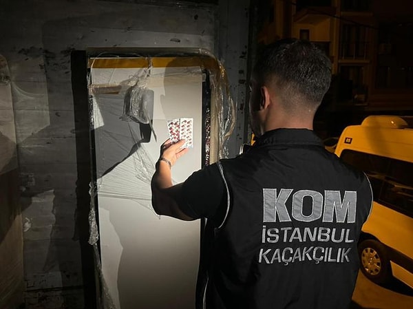 Çeteye yönelik düzenlenen operasyonda 3 kişi gözaltına alınırken, 355 bin 904 hap ele geçirildi.
