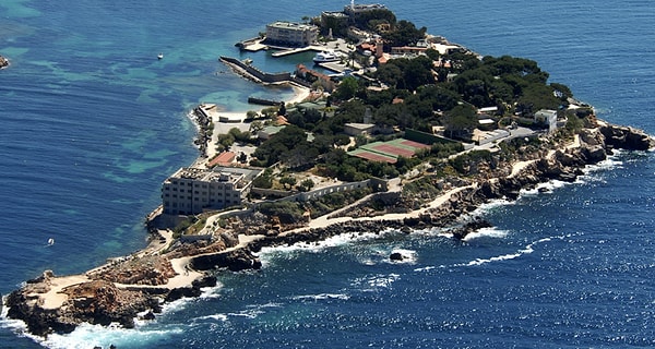 11. Ile de Bendor