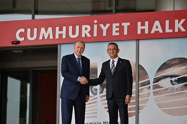 CHP lideri Özgür Özel ve Cumhurbaşkanı Recep Tayyip Erdoğan'ın dün yapılan görüşmesinde ele alınan konulardan biri de asgari ücret zammıydı.