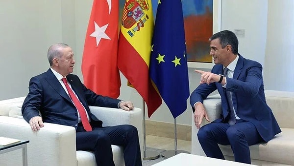 Cumhurbaşkanı Recep Tayyip Erdoğan ile İspanya Başbakanı Pedro Sanchez, Madrid'de ortak basın toplantısı düzenledi.