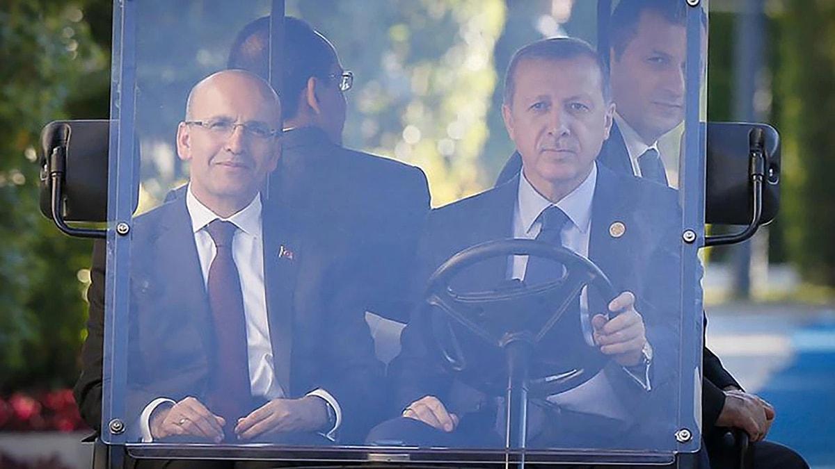 Türkiye'de ekonominin başına Mehmet Şimşek'in geçmesiyle birlikte gerçekçi politikalara dönüş yaşanmış ve ekonomik göstergelerde iyileşme ortaya çıkmıştı.