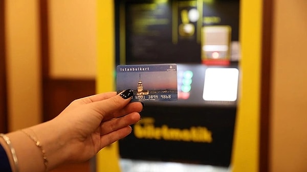 Sosyal medyada tartışma yaratan karar sonrası İstanbul Büyükşehir Belediyesi'nden işsiz vatandaşlara yönelik 4 kullanımlık ücretsiz seyahat duyurusu geldi.