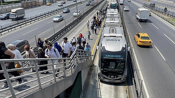 Açıklamaya göre, günde sadece 4 vasıta ile sınırlı olan ücretsiz seyahat hakkı için kişinin işsiz olduğunu ispat etmesi gerecek.