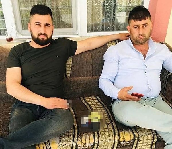 Tekel bayisi işleten Ümit Kaya ve kardeşi Kazım Kaya, dükkanı kapatmak üzere hazırlık yaptığı sırada aynı mahallede oturan Mete Atak, içki almak için içeri girdi.