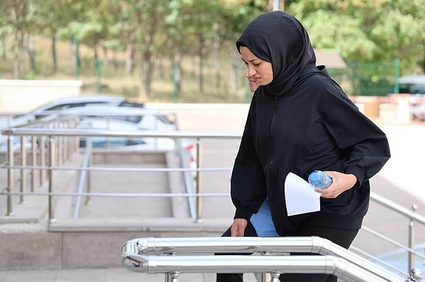 8 kişilik sınavın genel sınavdan farkı yoktu. Polis memurları binaya giren adayların üst aramalarını gerçekleştirdi. Sınav salonuna sokulması yasak olan cisimlerin içeriye sokulmasına izin verilmedi.