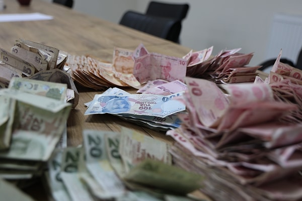 Yapılan dilenci operasyonu hakkında bilgilendirmelerde bulunan Elazığ Belediyesi Zabıta Amiri Kadir Temur ise şunları söyledi: 👇