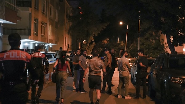 Ankara’da evde rehin aldığı anneannesi Leyla Çetiner’i silahla vurarak öldüren Bedirhan Şener nöbetçi hâkimlikçe akıl hastanesine sevk edildi.