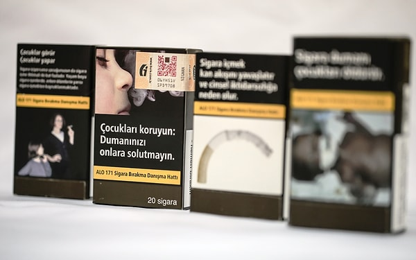 Türkiye Tekel Bayileri Platform Başkanı Özgür Aybaş, zam sonrası yaptığı paylaşımda, "Yılbaşında bir paket sigara 100 TL olur bu gidişle" ifadelerini kullandı.