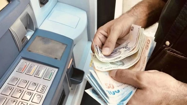 Para birimindeki bu hızlı erime bankamatiklerde de bir dizi değişikliğe neden oluyor.