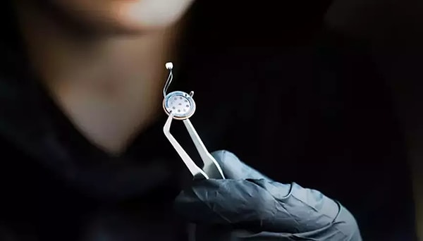 Tekniker: Bilgisayar, elektronik gibi alanlarda ön lisans mezunu olmak ve en az 4 yıl iş tecrübesine sahip olmak.