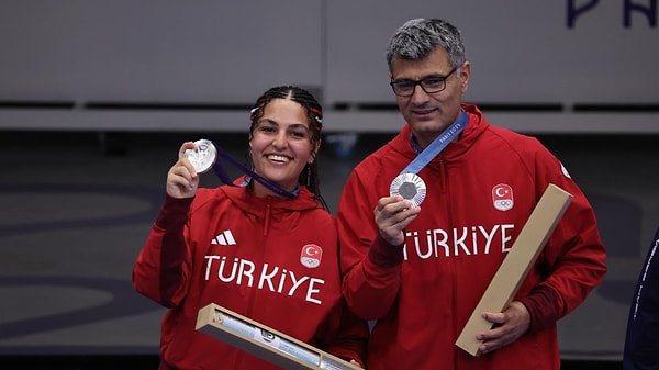 2024 Paris Olimpiyat Oyunları'nda Şevval İlayda Tarhan ile birlikte gümüş madalya kazanan Yusuf Dikeç dünya çapında bir şöhrete kavuşmuştu.