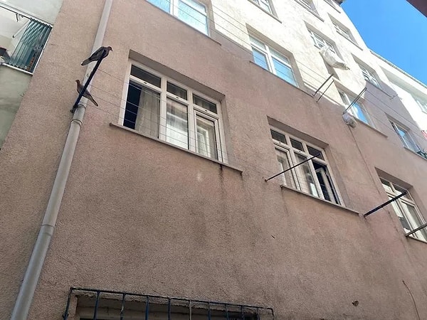 Türkiye'nin konuştuğu çocuk cinayetleri ve istismarlarına bir yenisi daha eklendi. Korkunç olay İstanbul Küçükçekmece'de gerçekleşti.