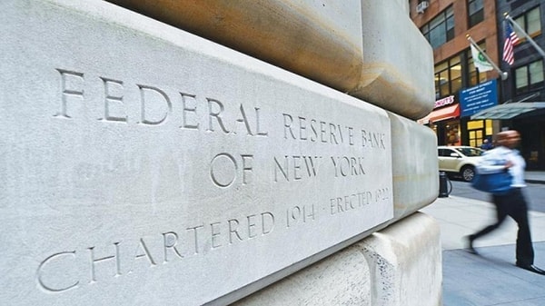 ABD Merkez Bankası (FED), dört yıl aradan sonra politika faizini ilk kez düşürdü. FED, 50 baz puanla beklenenden daha yüksek oranda indirim yaparak, politika faizini 4,75-5,00 aralığına çekti.