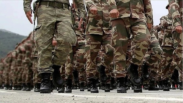 TGRT'nin haberine göre, bedelli askerlik ücreti yeni yılın ilk yarısı için 25 bin TL’ye yakın artacak. Bu oran 2025 bedelli askerlik ücretini 242 bin 555 lira seviyesine çıkaracak.