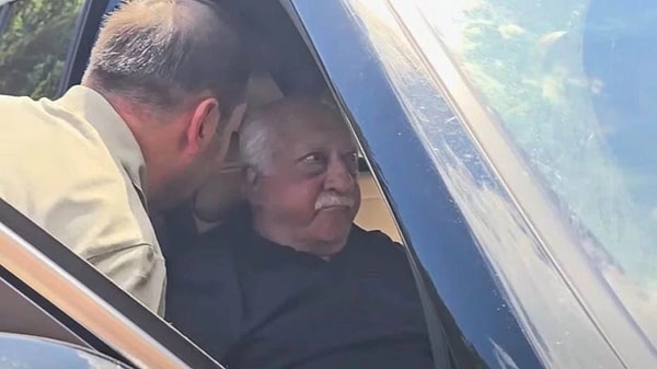 FETÖ elebaşı Fethullah Gülen'in dün gece saatlerinde öldüğü açıklandı. Gülen'in ölümü terör örgütene yakın kaynaklar tarafından teyit edildi. Gülen'in böbrek yetmezliği ve şeker hastalığının yanı sıra demans hastası olduğu biliniyordu.