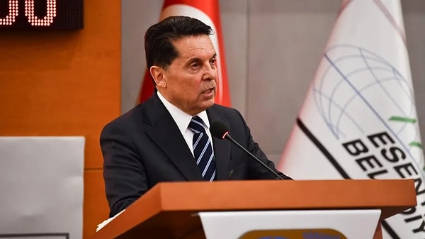 Ahmet Özer'in Siyasi Kariyeri