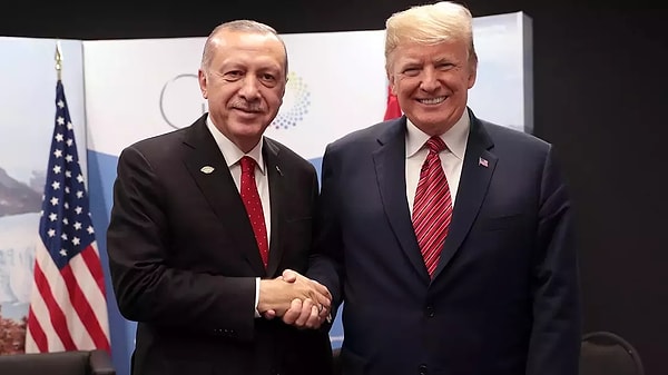 Bazı analistler ve Cumhurbaşkanı Recep Tayyip Erdoğan ile ABD Başkanı Trump arasındaki kişisel dostluğunun Türkiye'ye fayda sağlayacağı görüşünde.