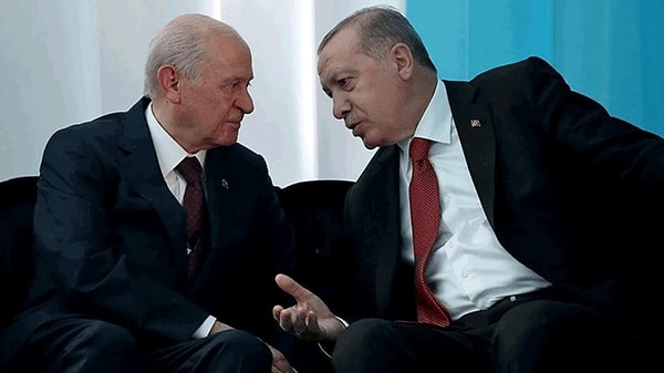 Fatih Altaylı’nın aktardığına göre, Erdoğan, söz konusu “altın kaçakçılığı” iddiasını gündeme getirdiği toplantıda, Bahçeli’nin milletvekillerini savunması üzerine "koalisyon ortağına" bazı görüntüler izletti.