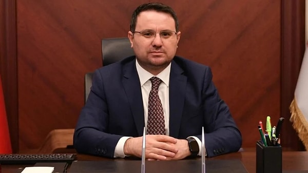 Akın Gürlek Hangi Görevlerde Bulundu?