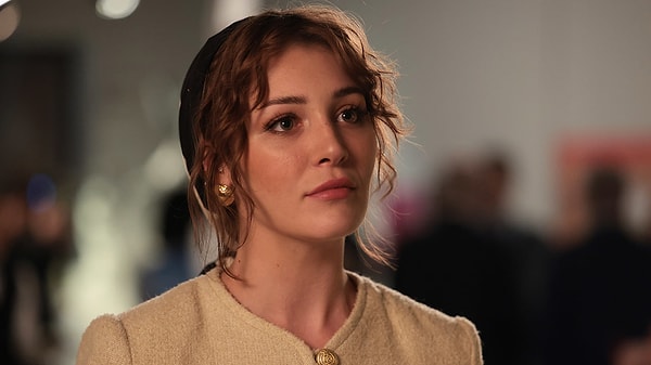 Deniz Işın Kimdir?