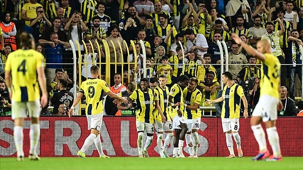 Temsilcimiz Fenerbahçe'nin bu maç öncesi UEFA Avrupa Ligi'nde 8 puanı bulunuyor. 6 maçta topladığı 8 puanla 21. sırada bulunan Sarı-Lacivertliler, Lyon'u mağlup ederek yoluna devam etmek istiyor. Turnuvanın formda ekiplerinden Olympique Lyon ise 6 maçta topladığı 13 puanla 4. sırada yer alıyor.