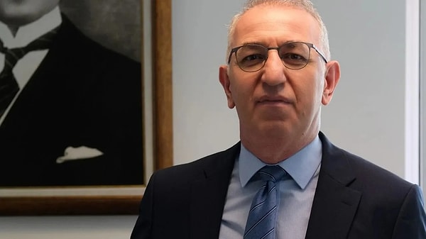Savaş Özdağ Kimdir?